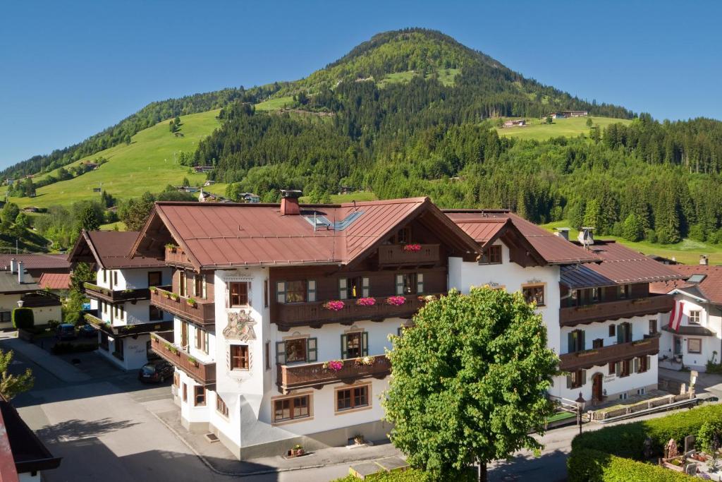 Hotel Kirchenwirt เคิร์ชแบร์ก อิน ทิโรล ภายนอก รูปภาพ