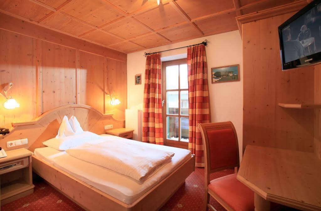 Hotel Kirchenwirt เคิร์ชแบร์ก อิน ทิโรล ภายนอก รูปภาพ